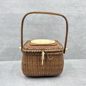 Original Vintage Farnum Nantucket Lightship Basket 2 Faux Scrimshaw Carvings